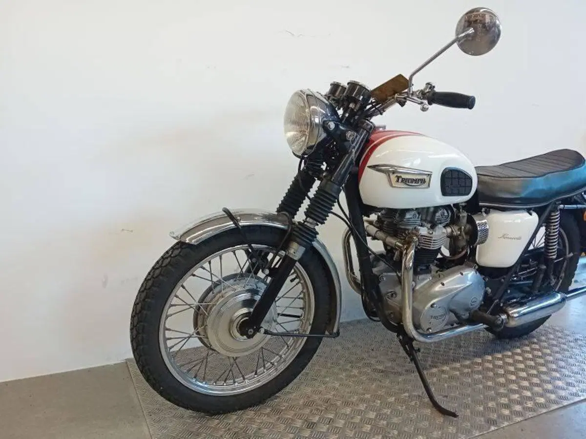 Triumph T 120R (6)