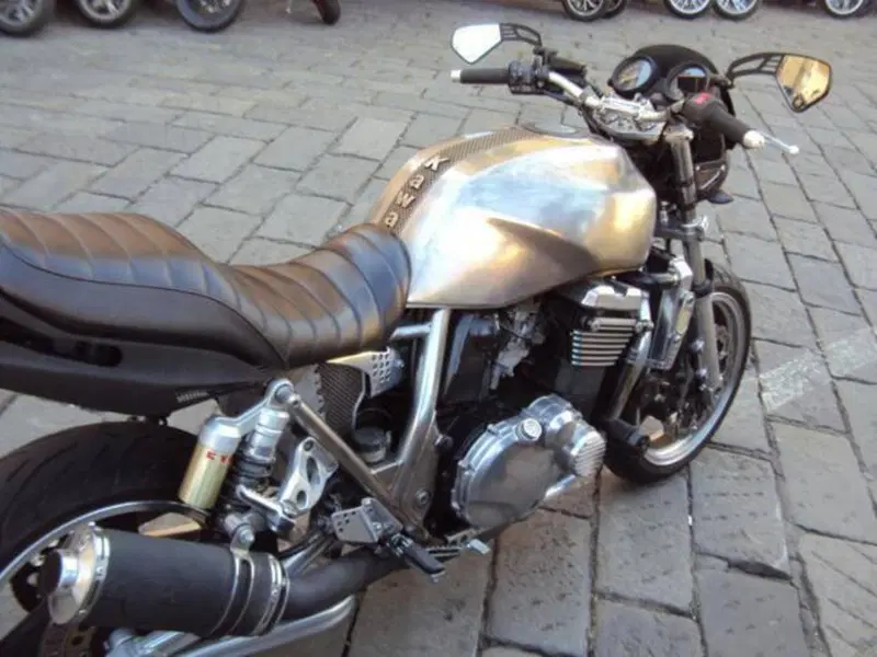 Kawasaki ZRX 1200 (2000 - 05) (3)