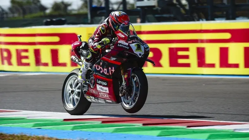 SBK 2023 - A Portimao primo match point per Bautista