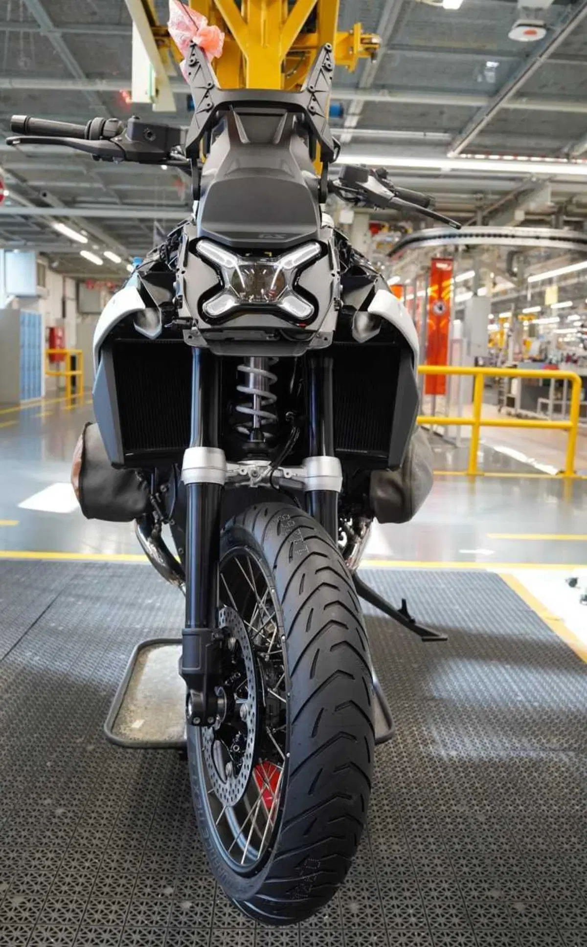Nuova BMW R1300GS 2024: presentazione LIVE, com'è fatta. Che bomba! (140)