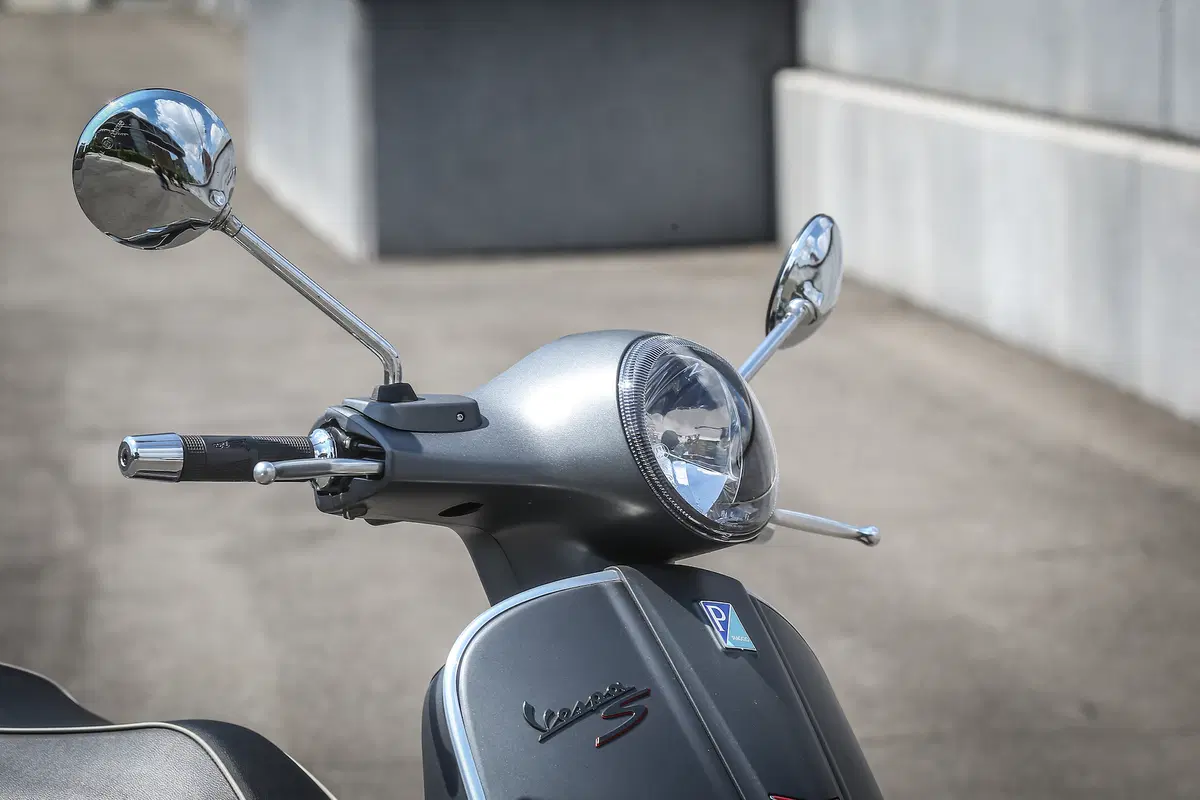 Vespa GTS 300 SuperSport (28)