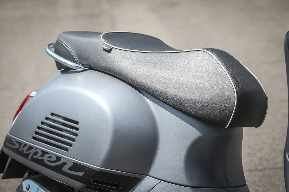 Vespa GTS 300 SuperSport (30)