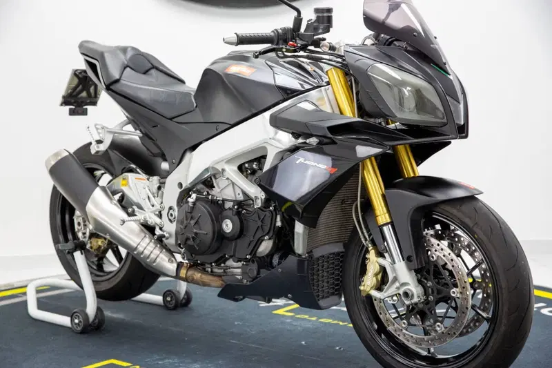 Aprilia Tuono V4 R (2011 - 15) (2)