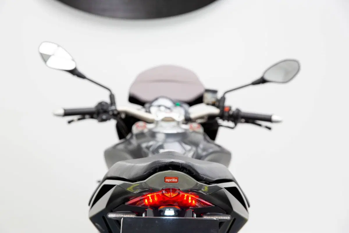 Aprilia Tuono V4 R (2011 - 15) (16)