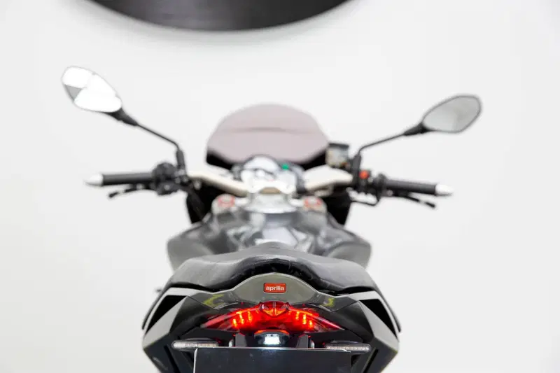 Aprilia Tuono V4 R (2011 - 15) (16)