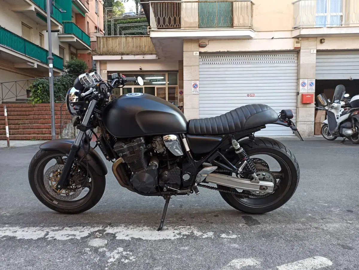 Suzuki GSX 750 F (4)