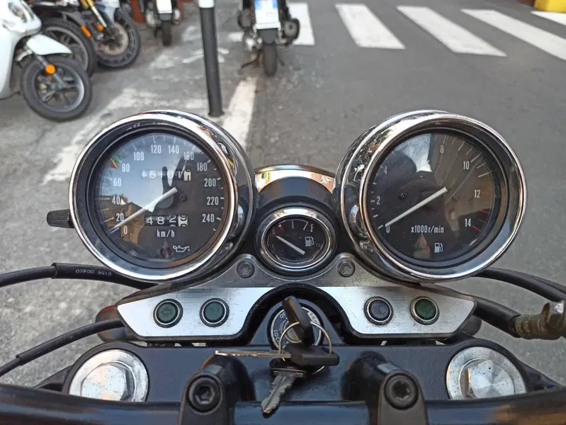 Suzuki GSX 750 F (12)