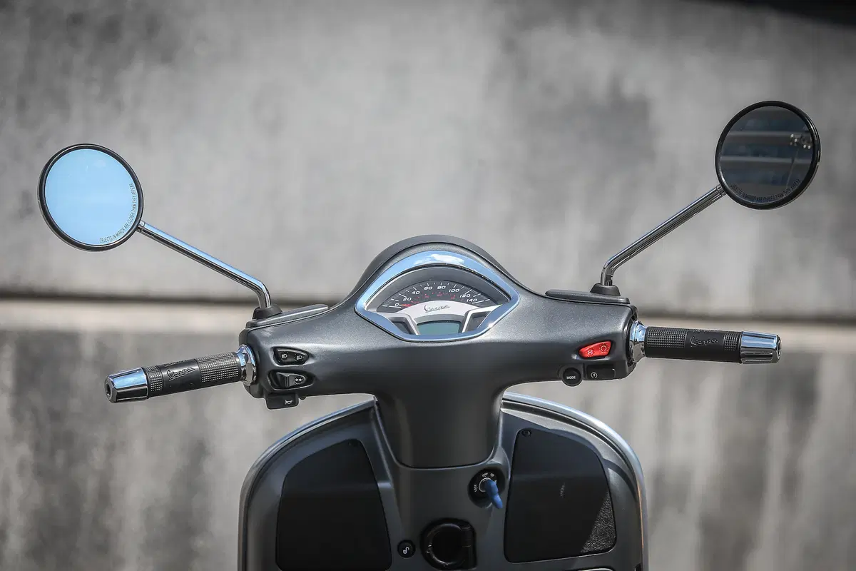 Vespa GTS 300 SuperSport (34)