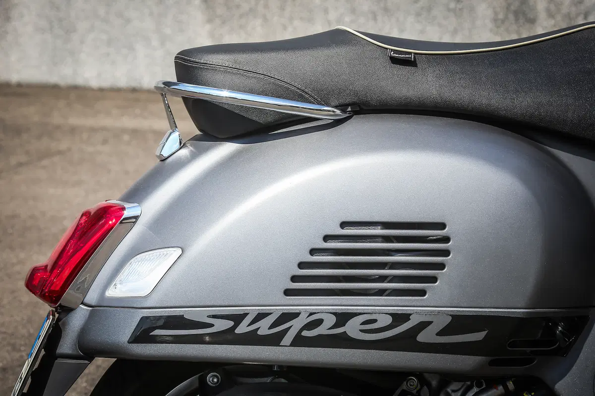Vespa GTS 300 SuperSport (42)