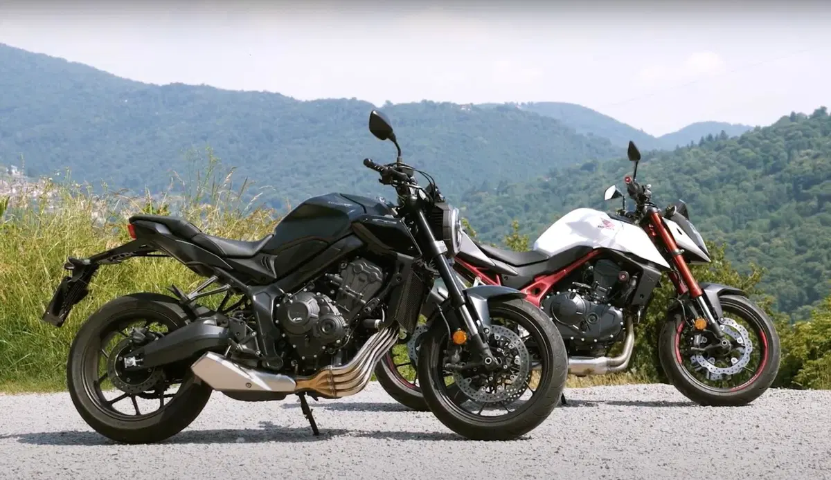 Honda CB650R vs CB 750 Hornet: Duello in famiglia (3)