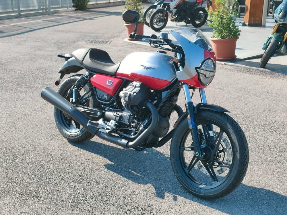 Moto Guzzi V7 Stone Corsa (2023 - 24) (2)