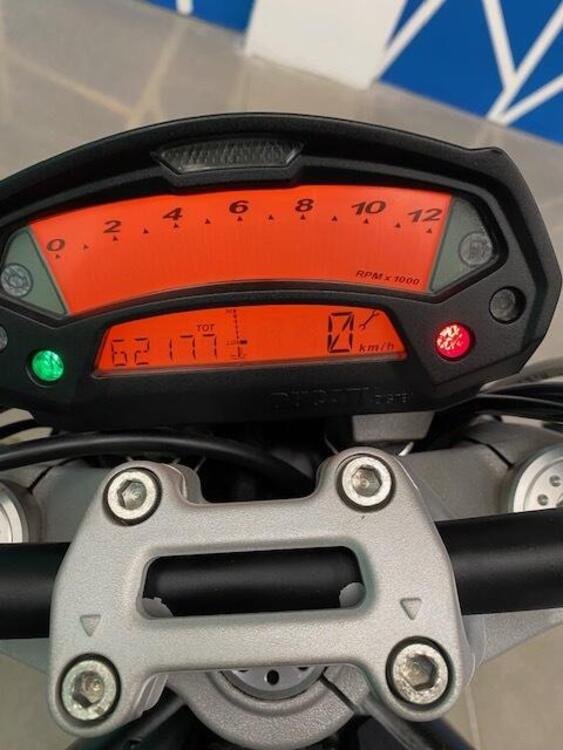 Ducati Monster 696 Plus (2007 - 14) (5)
