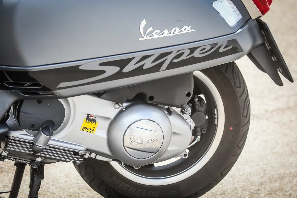 Vespa GTS 300 SuperSport (47)