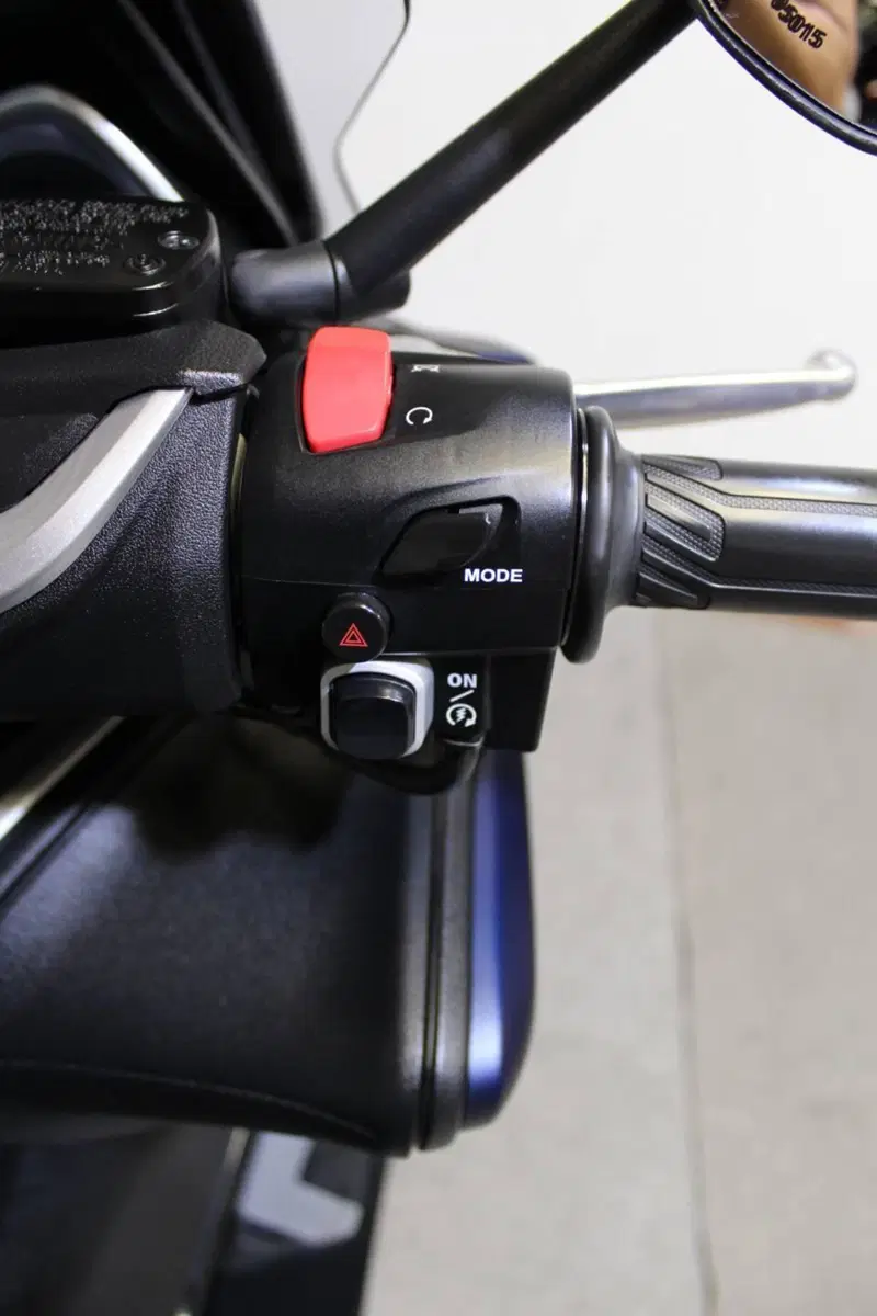 Yamaha T-Max 530 DX (2017 - 19) (12)