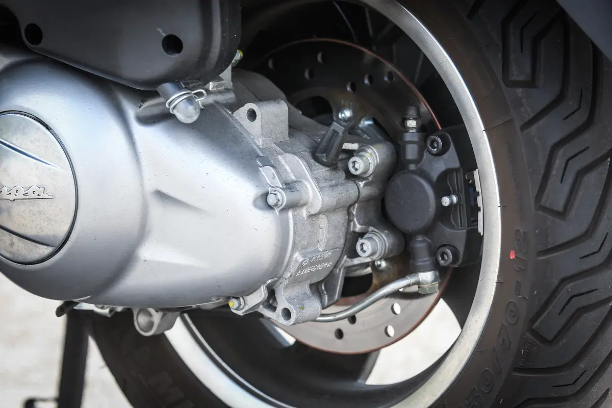 Vespa GTS 300 SuperSport (50)