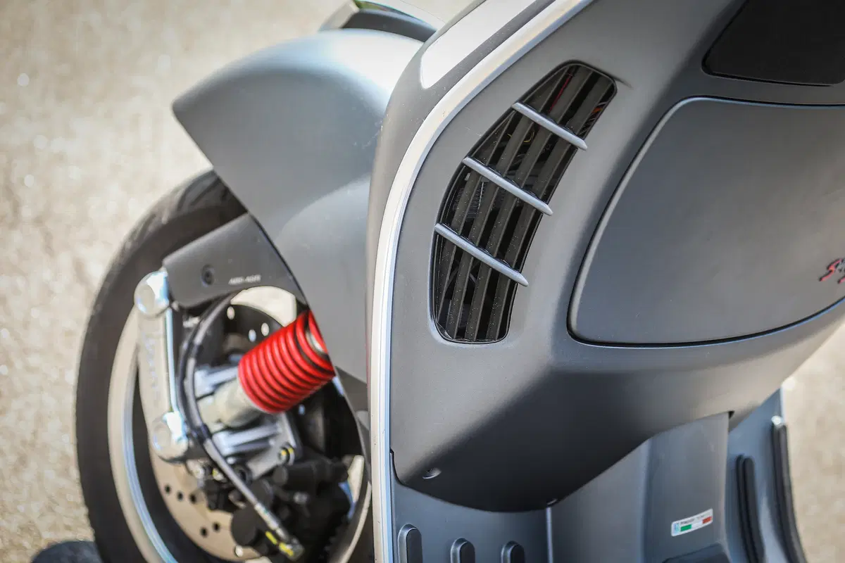 Vespa GTS 300 SuperSport (55)