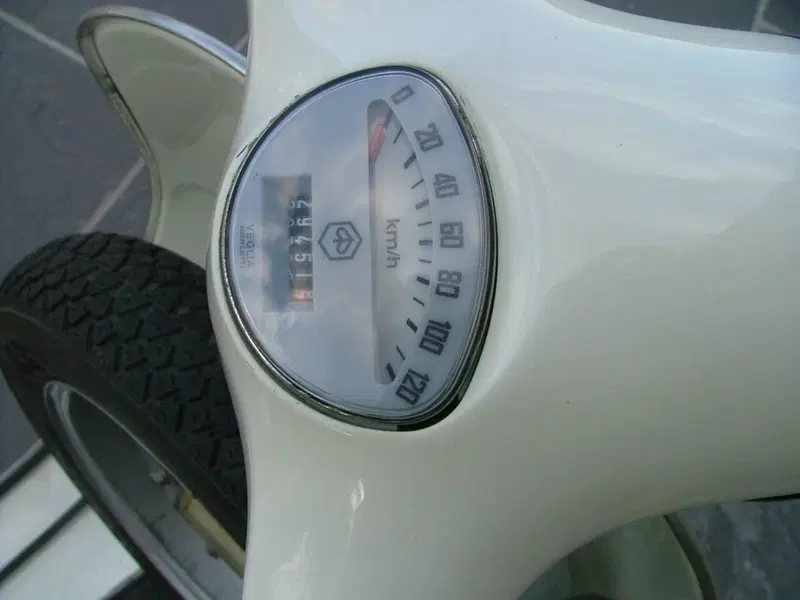 Piaggio vespa 125 primavera (8)