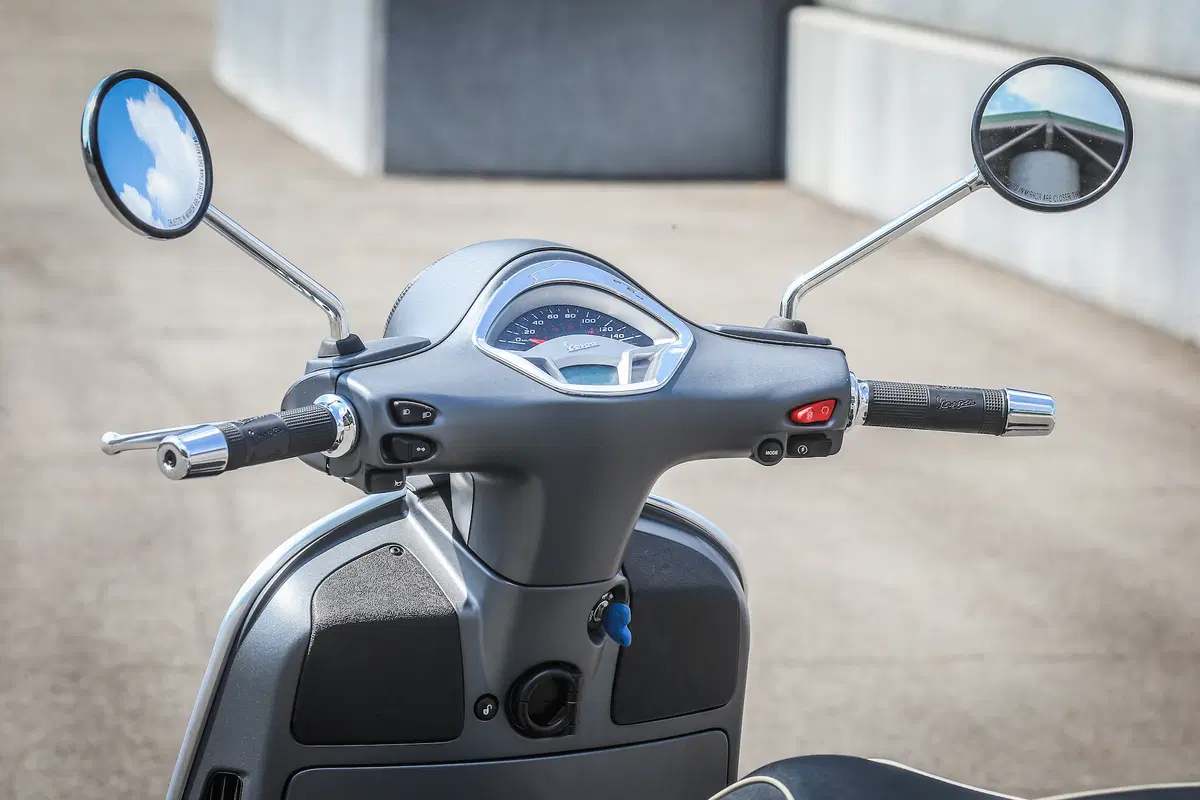 Vespa GTS 300 SuperSport (60)