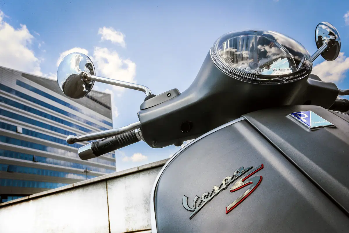 Vespa GTS 300 SuperSport (72)