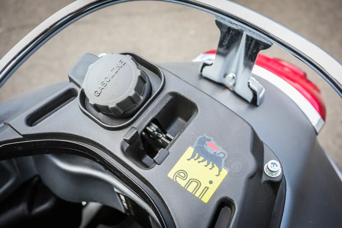Vespa GTS 300 SuperSport (74)