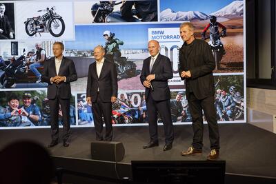 BMW Motorrad Welt: la nuova sede apre le porte per il centenario [GALLERY]