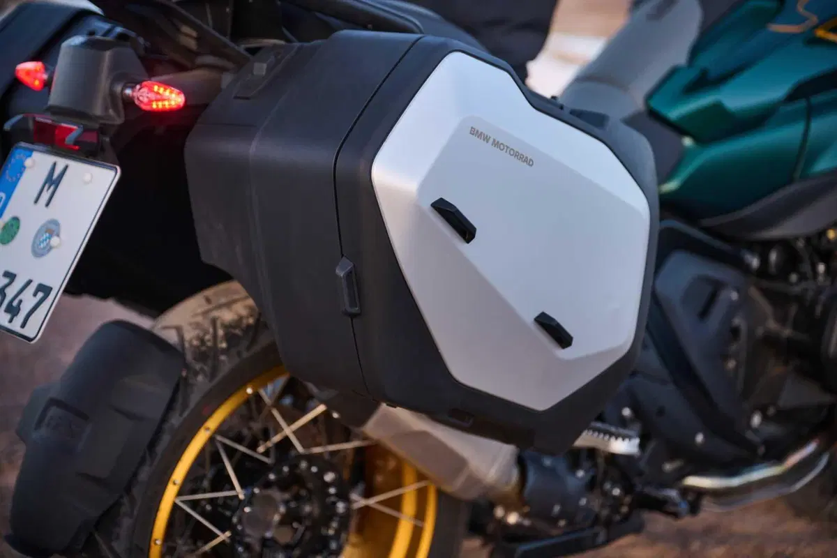 BMW R1300GS: prezzo, foto, caratteristiche tecniche e tutto quello che c'è da sapere (6)