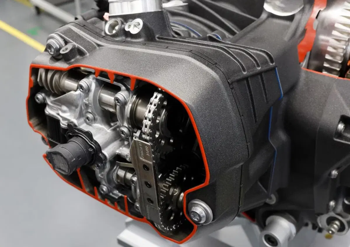 Dentro al motore della GS 1300 (4)