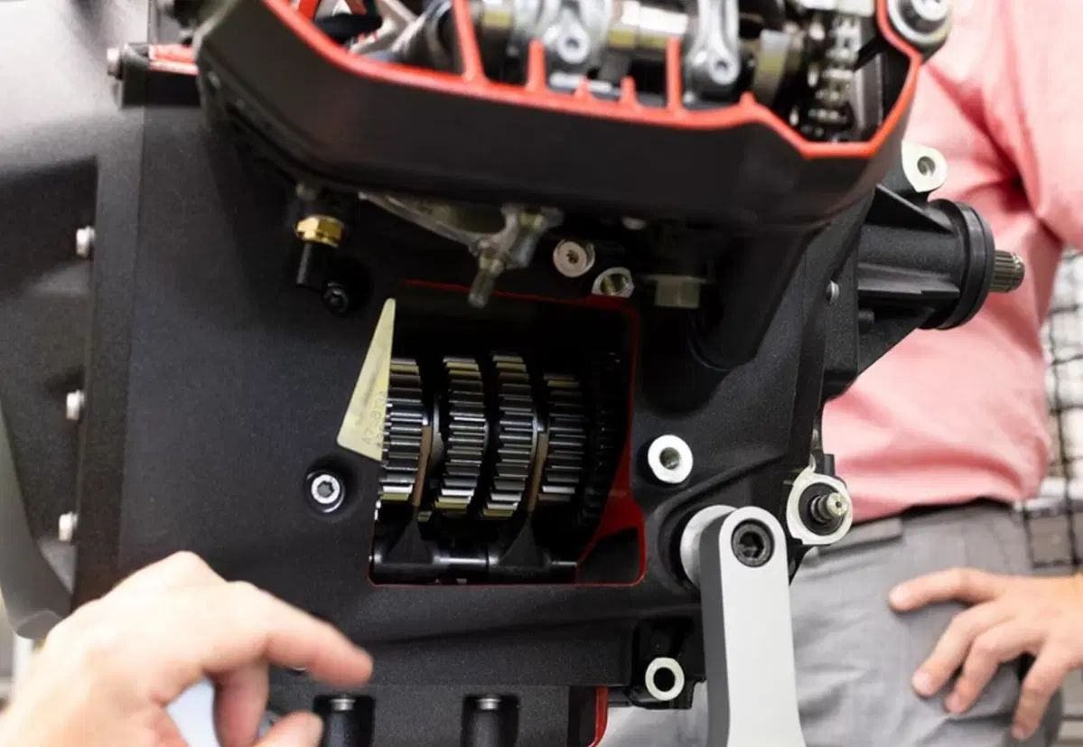 Dentro al motore BMW Boxer 1300 (11)