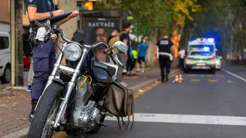Milano, incidente in viale Jenner. Muore il pedone investito da una moto sabato sera: era in coma da due giorni 