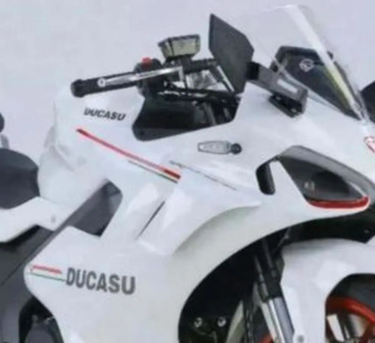 Senza vergogna: Ducasu DK400 (2)