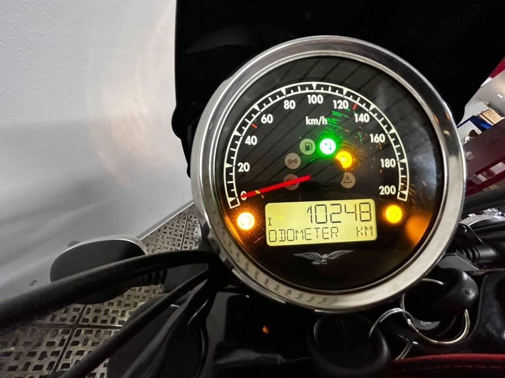 Moto Guzzi V9 Roamer (2021 - 24) (4)