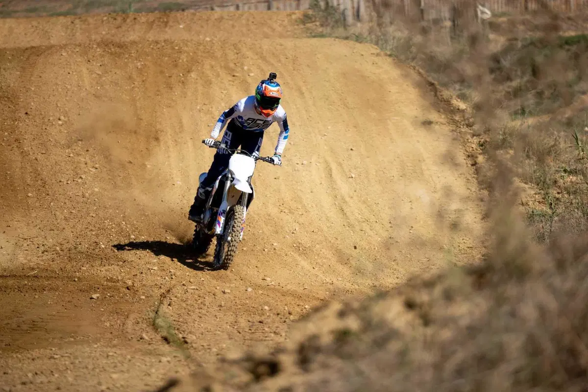 Yamaha YZ250F 2024 TEST. In una parola? Facilità! [VIDEO e GALLERY] (8)