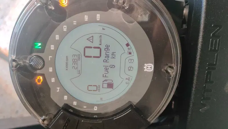 Husqvarna Vitpilen 401 (2018 - 19) (8)
