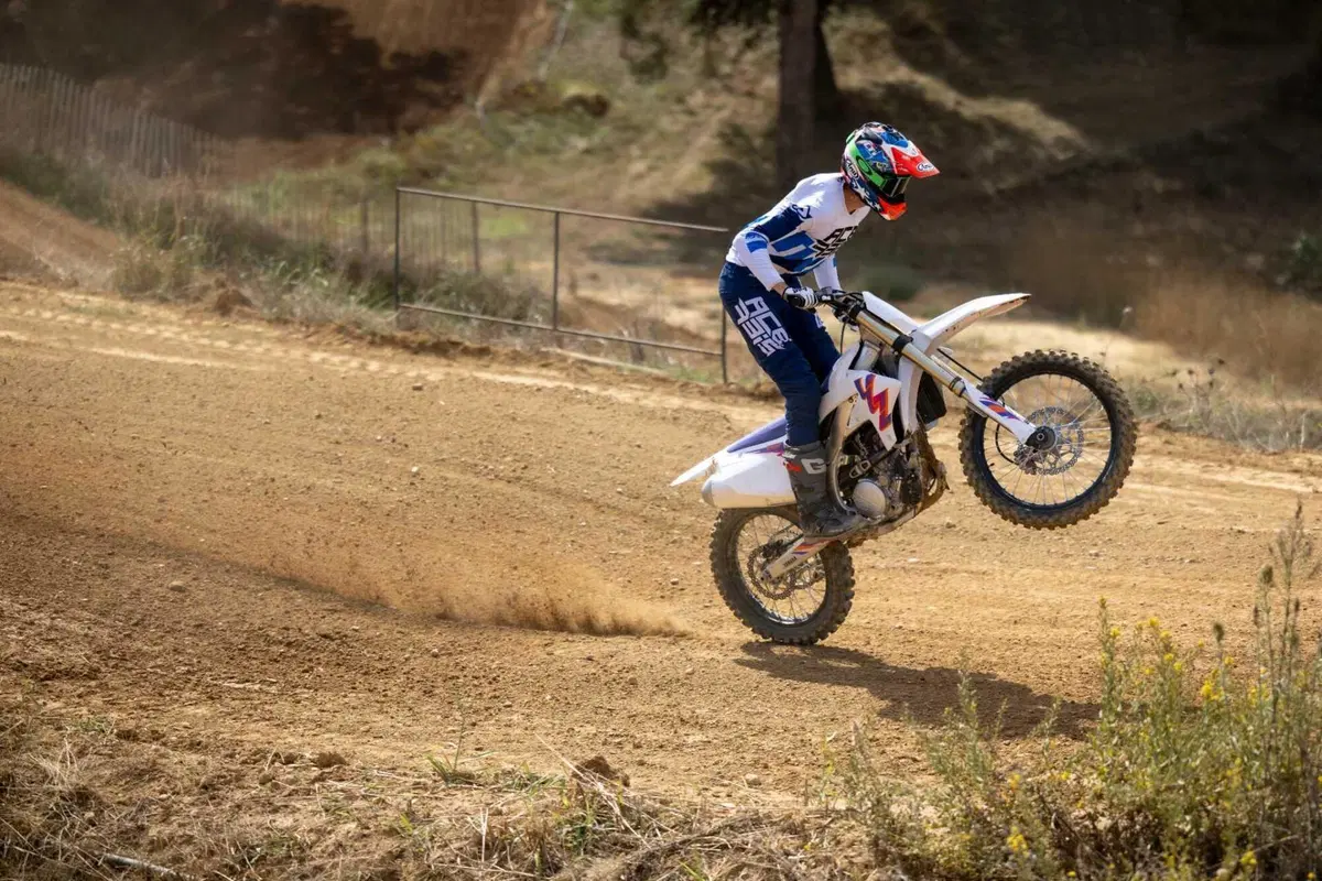 Yamaha YZ250F 2024: tanta confidenza in sella (10)
