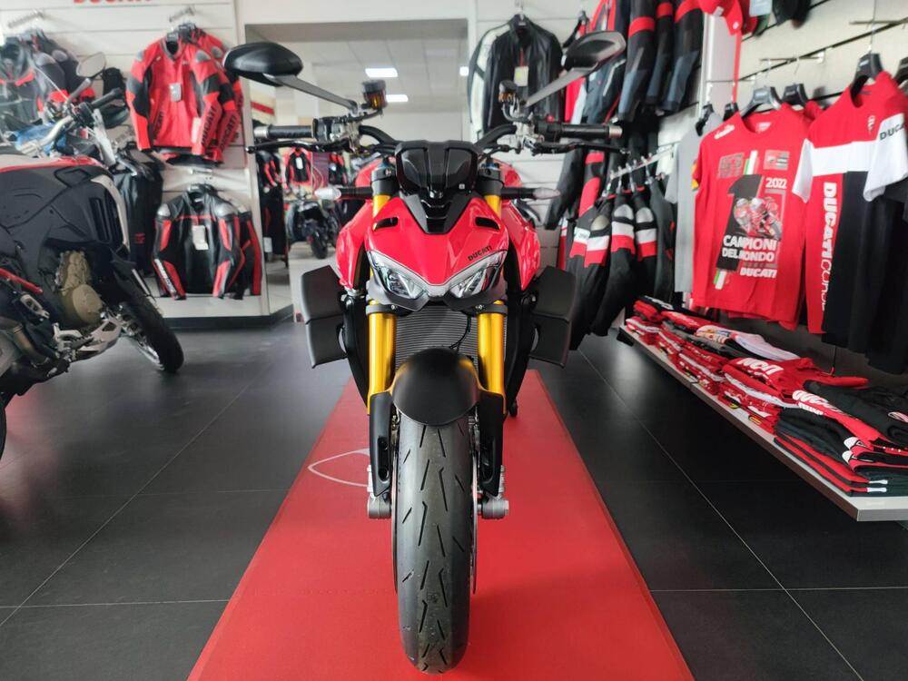 Ducati Streetfighter V4 S (2023 - 24) (2)