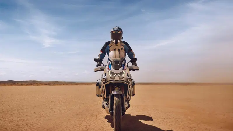 Nuova Africa Twin Adventure Sports: la prima con il 19" anteriore