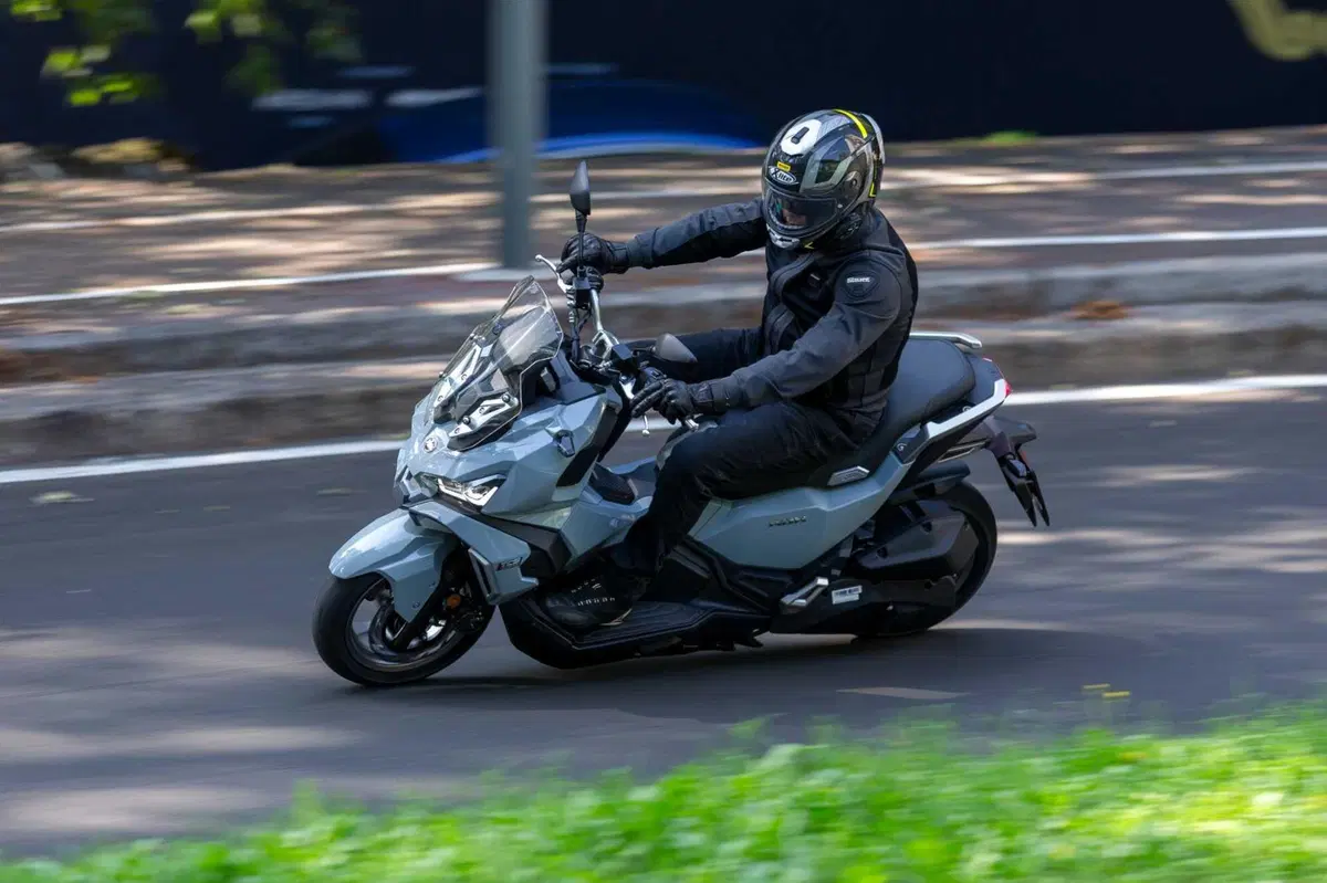 SYM ADX 125: Pensare in grande (2)