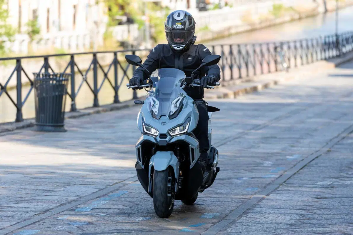 SYM ADX 125: Pensare in grande (6)