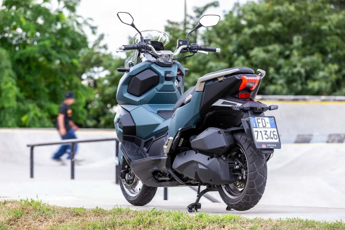 SYM ADX 125: Pensare in grande (2)