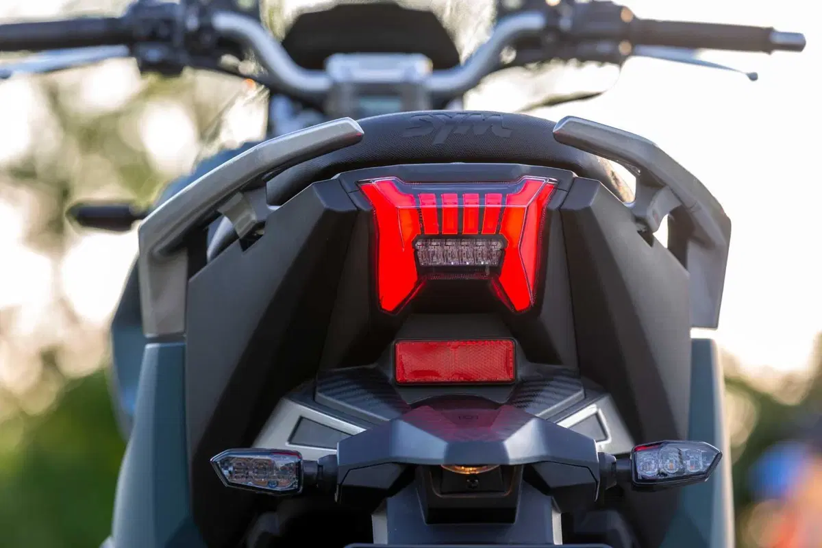 SYM ADX 125: Pensare in grande (4)