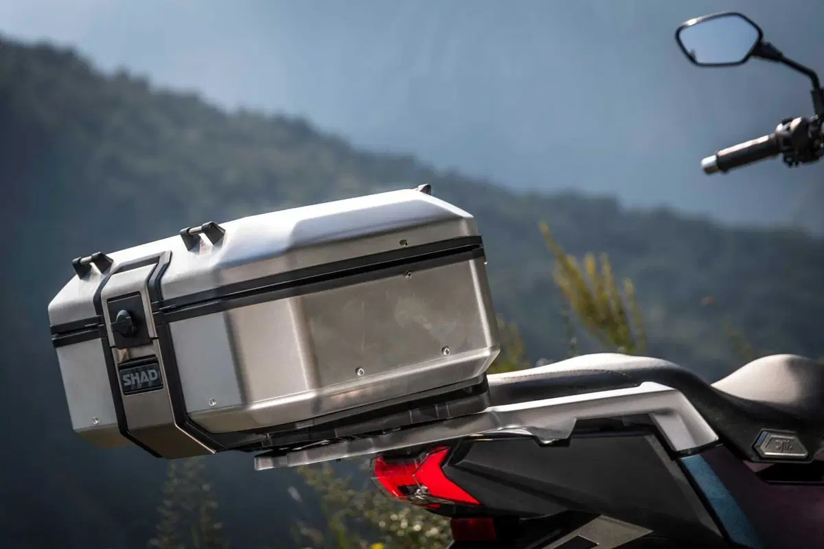 SYM ADX 125: Pensare in grande