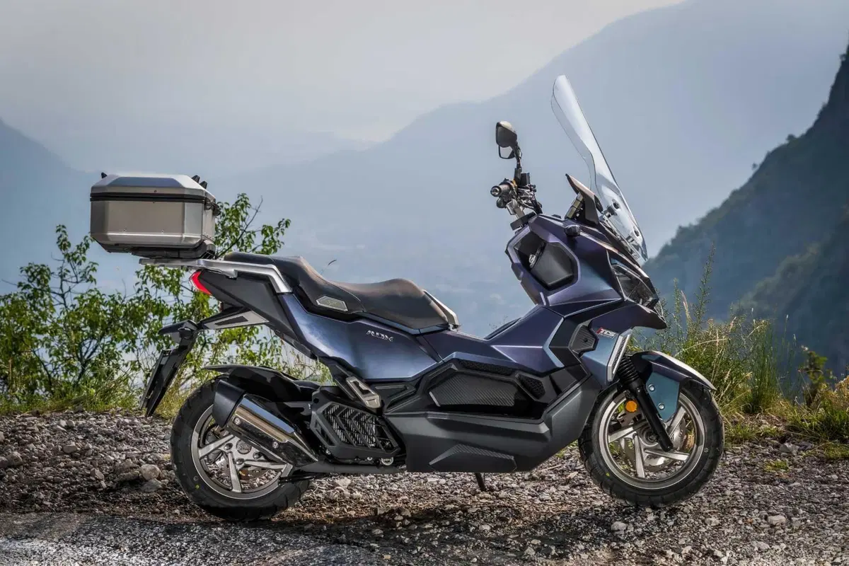 SYM ADX 125: Pensare in grande (2)