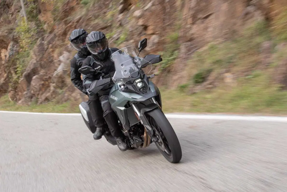 Suzuki svela la V-Strom 800 SE con anteriore da 19: dettagli, prezzo e disponibilità (20)