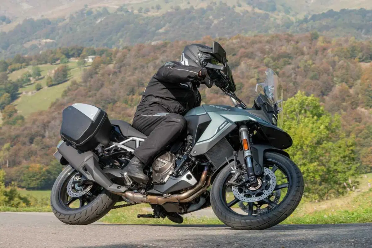 Suzuki svela la V-Strom 800 SE con anteriore da 19: dettagli, prezzo e disponibilità (28)