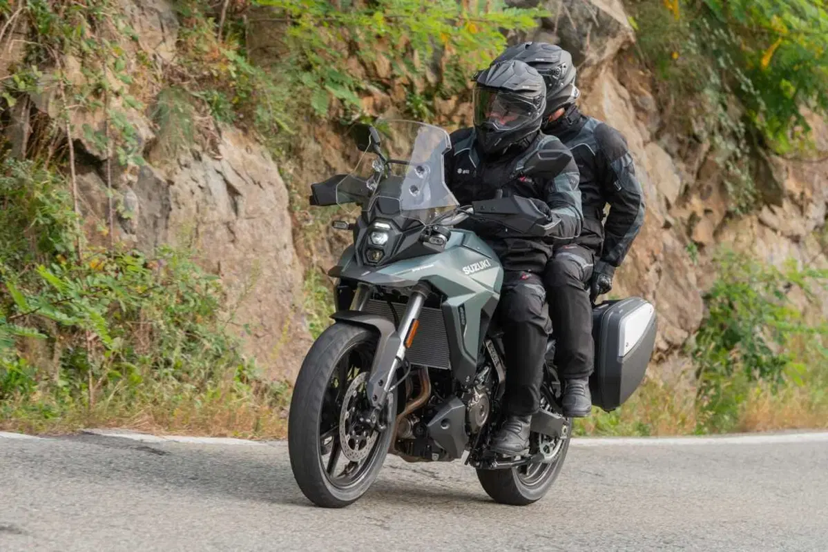 Suzuki svela la V-Strom 800 SE con anteriore da 19: dettagli, prezzo e disponibilità (38)