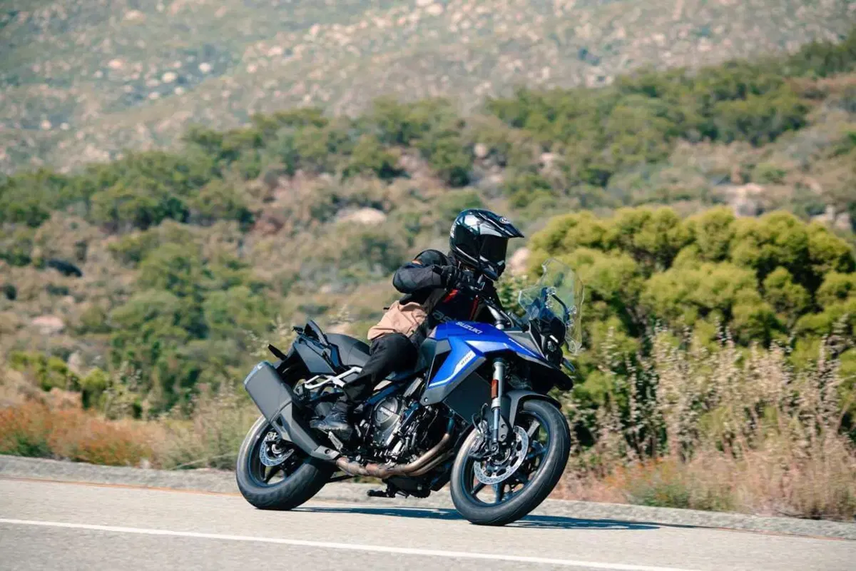 Suzuki svela la V-Strom 800 SE con anteriore da 19: dettagli, prezzo e disponibilità (9)