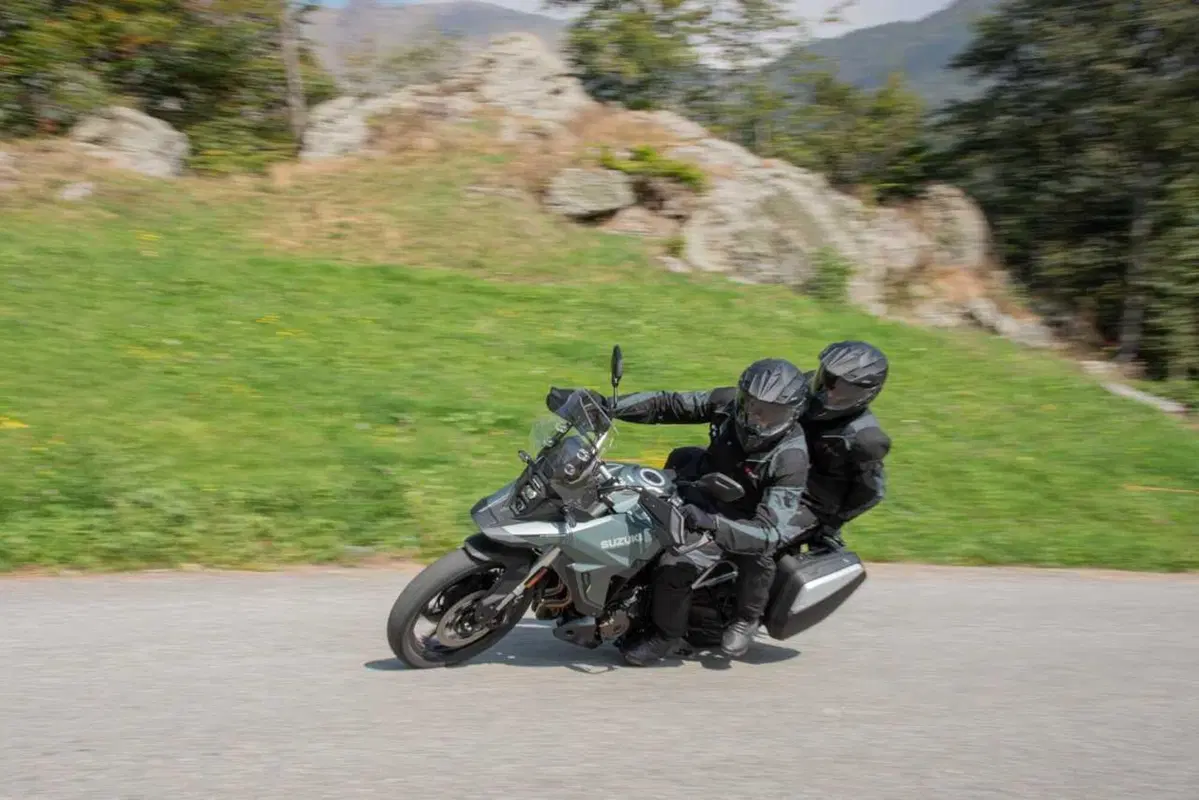 Suzuki svela la V-Strom 800 SE con anteriore da 19: dettagli, prezzo e disponibilità (16)