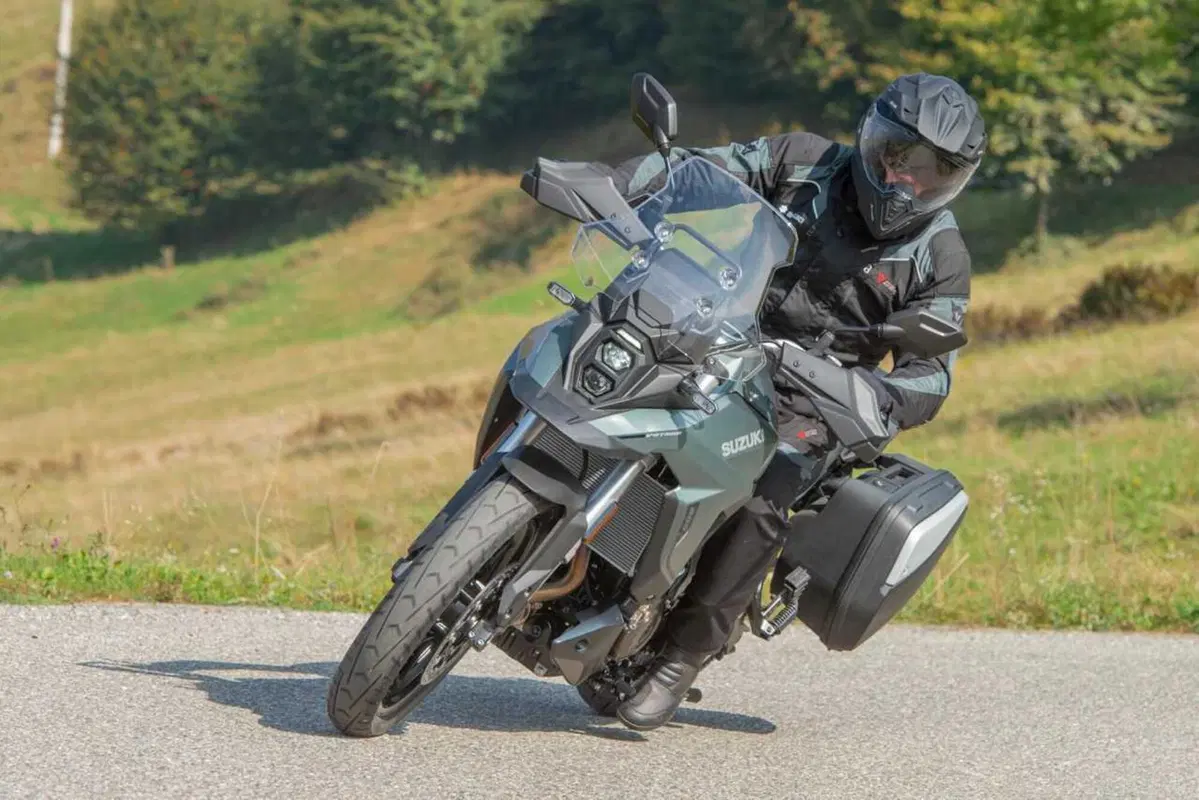 Suzuki svela la V-Strom 800 SE con anteriore da 19: dettagli, prezzo e disponibilità (32)