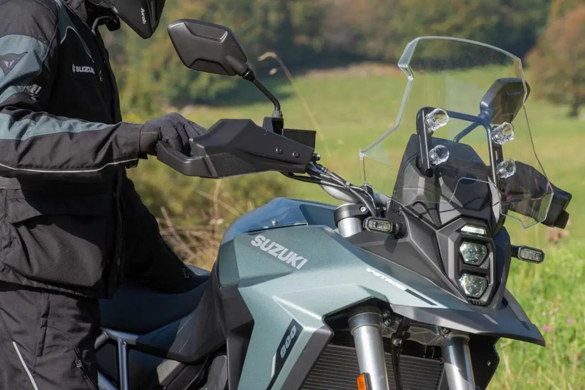 Suzuki svela la V-Strom 800 SE con anteriore da 19: dettagli, prezzo e disponibilità (33)