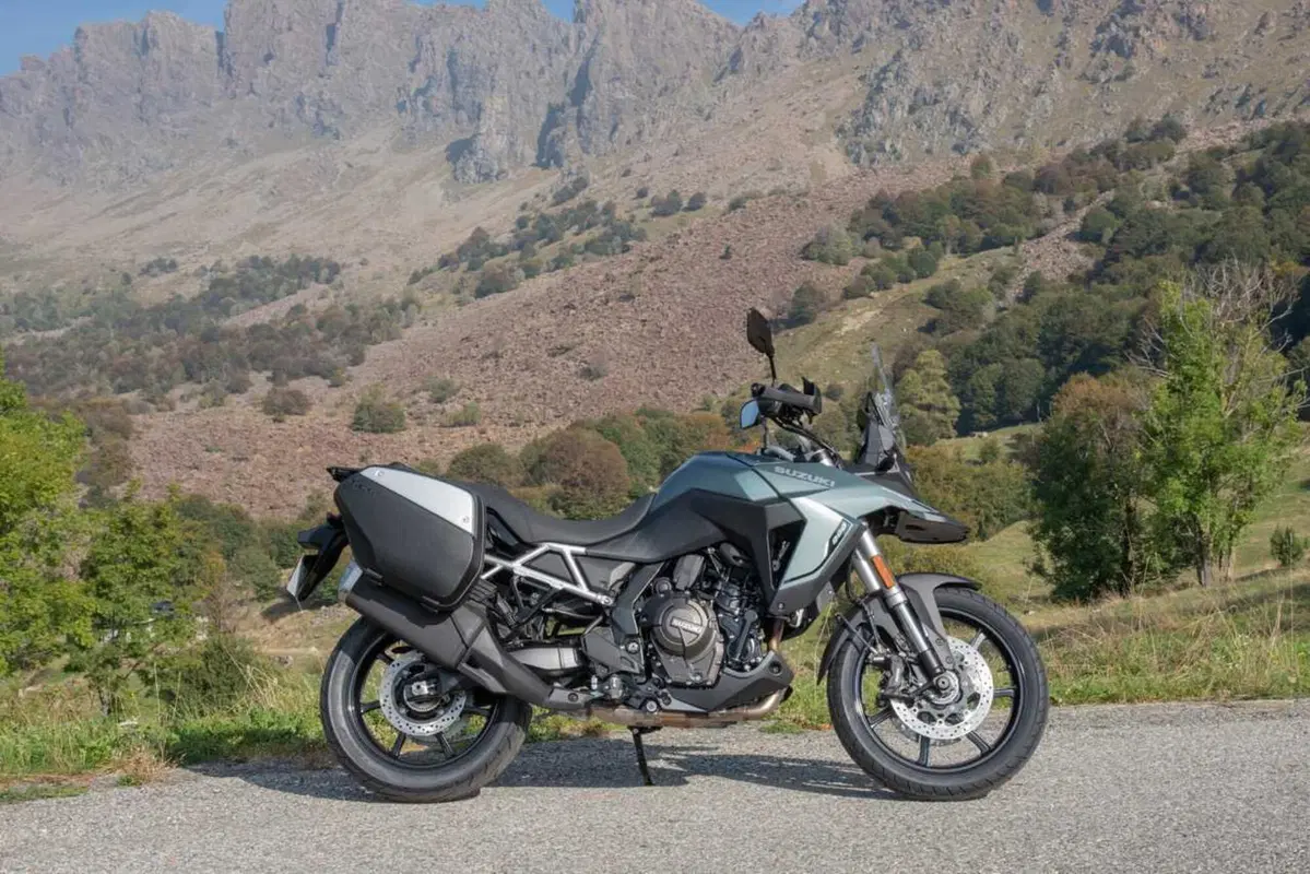 Suzuki svela la V-Strom 800 SE con anteriore da 19: dettagli, prezzo e disponibilità (36)